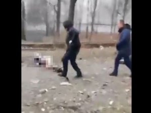 [VIDEO 18+] Koszmar. Tak miał wyglądać Czernihów po bombardowaniu Rosjan. Ranni i martwi cywile na ulicach