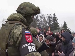 Chersoń: Rosyjskie wojsko nie zgadza się na korytarze humanitarne. To złamanie ustaleń
