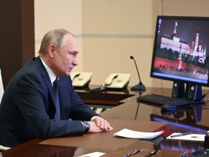 Nawet 15 lat więzienia za „szerzenie dezinformacji”. Putin podpisał ustawę