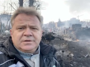 „Do miasta weszli kadyrowcy”. Mer podkijowskiej Buczy ranny w wyniku walk 