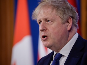 Premier Boris Johnson: Jesteśmy gotowi zwiększyć wsparcie wojskowe dla Polski