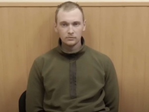 „Pozwolono nam strzelać do ludności cywilnej”. Ukraińskie siły publikują przesłuchanie rosyjskiego jeńca [WIDEO]