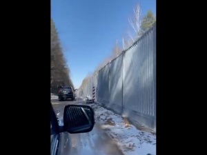 „Tymczasem na granicy z Białorusią…” Wiceszef MSWiA publikuje nagranie [WIDEO]