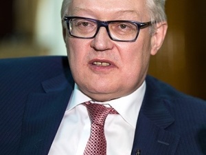 Wiceszef rosyjskiego MSZ straszy: konwoje z bronią na Ukrainę mogą stać się celem ataku 