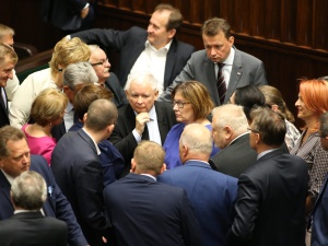 Prawo i Sprawiedliwość blisko samodzielnej większości. Zobacz najnowszy sondaż