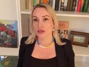 Adwokaci od 10 godzin nie mogą znaleźć dziennikarki, która zaprotestowała przeciw wojnie w rosyjskiej telewizji