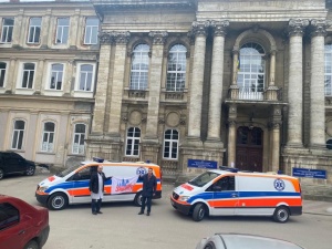  Lwów dziękuje za karetki i dary