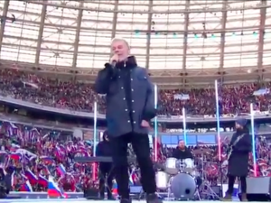„Ukraina i Krym, Białoruś i Mołdawia, to jest mój kraj” - śpiewał rosyjski piosenkarz na wiecu Putina [video]