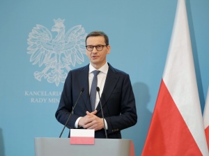 Wyłączenie finansowania armii z progów zadłużenia, konfiskata majątku Rosjan. Rząd proponuje zmianę Konstytucji