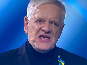[wideo] „Russkij wojennyj korabl, idi nach*j!” Andrzej Seweryn emocjonalnie na koncercie charytatywnym
