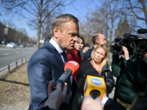 „Sprawy poważne, ale nie do końca poważni partnerzy”. Tusk jątrzy po spotkaniu z rządem
