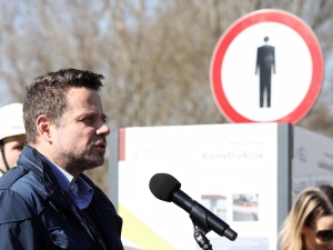 Zatrzymany dziś podejrzany o szpiegostwo pracował w warszawskim urzędzie. Trzaskowski się tłumaczy