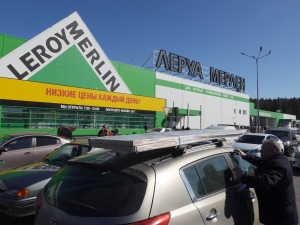 Bojkot sklepów, które nie wycofały się z Rosji, to nie tylko puste hasła. Ich sprzedaż spada