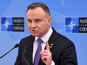 „Nikogo nie chcemy atakować, ale nasza ojczyzna jest dość rozległa, żeby pochować wrogów”. Andrzej Duda ostro odpowiada na pogróżki Rosji