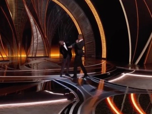 [wideo] Szokująca sytuacja na gali rozdania Oscarów. Will Smith uderzył prowadzącego! „Nie waż się kur*a mówić o mojej żonie”
