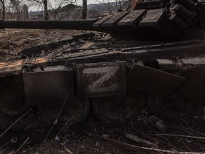 Rosjanie wycofują siły na Białoruś. Ukraiński sztab: Wywożą skradzione samochody i majątki cywilów 