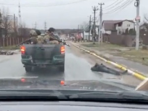 Setki zabitych cywilów na ulicach Buczy po wyjściu Rosjan. Wstrząsające nagrania [WIDEO +18]