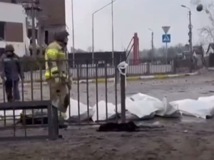 „Rozstrzelali kobiety i dziewczynki, a potem przejechali po nich czołgami”. Wstrząsające słowa mera Irpienia [WIDEO]