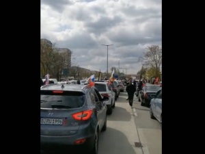 „Przestańcie nienawidzić Rosjan”. W Berlinie zorganizowano... prorosyjską demonstrację [WIDEO] 