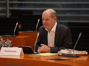 Niemcy: Wiceminister Szynkowski vel Sęk wzywa kanclerza Scholza do złożenia wizyty w Kijowie
