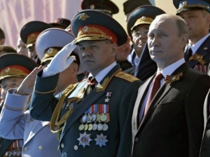 Opozycyjne media z Białorusi: Rosyjscy żołnierze wywożą mienie zrabowane na Ukrainie. Co rabują najchętniej?