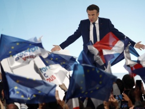 Możliwa sensacja? Po zliczeniu 71% głosów Macron i Le Pen prawie „łeb w łeb”