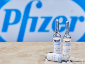 Rząd chce renegocjacji umowy z Pfizerem na szczepionki