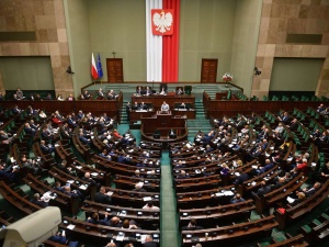 Sejm odrzucił poprawkę o zakazie importu gazu LPG z Rosji. Ustawa trafi na biurko prezydenta