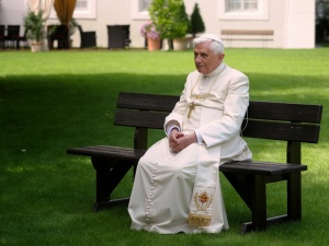 Emerytowany papież Benedykt XVI kończy 95 lat