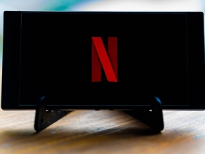Kurczy się liczba subskrybentów Netfliksa. Efektem spektakularny spadek notowań giganta