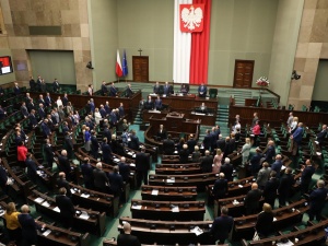 Zyskują tylko Konfederacja i Lewica. Fatalne wieści dla Kosiniaka-Kamysza [SONDAŻ]