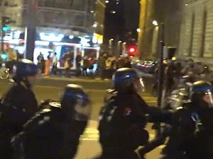 Paryż. Plac Republiki. Antymacronowskie zamieszki. Brutalna interwencja policji [FOTO, WIDEO]