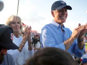„Nie mogę się doczekać dalszej współpracy”. Joe Biden składa gratulacje Macronowi