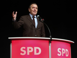 Szefowa SPD chce wyrzucić Gerharda Schrödera z partii