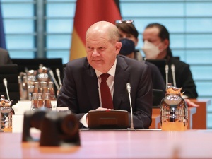 Scholz nie znalazł czasu na spotkanie z komisją obrony ws. broni dla Ukrainy. Zaproponowano termin… w połowie maja