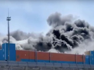 Ogromny pożar elektrowni w Rosji. „Ogień rozprzestrzenił się na dach” [WIDEO]