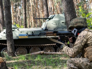 [SONDAŻ] Czy Polacy popierają wysyłanie broni ciężkiej na Ukrainę? To badanie nie pozostawia wątpliwości