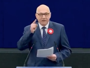 Komisarz UE mówił o karach dla Polski. Europoseł PiS nie przebierał w słowach! [WIDEO]