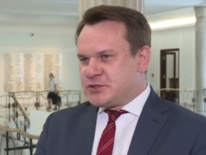 „Co z Niemcami? Co z Francją? Gdzie byliście hipokryci?” Dominik Tarczyński zepsuł humory eurokratom [WIDEO]