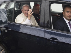 Papież Franciszek na wózku inwalidzkim. Problemy zdrowotne narastają