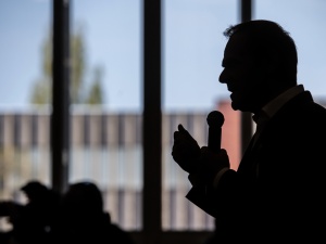 „Za Tuskiem nie idą inni politycy PO. Wydaje się być osamotnionym jeźdźcem”