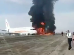[WIDEO] Samolot stanął w płomieniach. Jest wielu rannych
