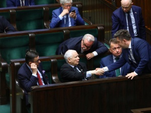 Nieoficjalnie: Zmiany w PiS. „Znani politycy stracą stanowiska”. Są nazwiska 