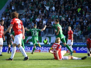 Wisła Kraków po 26 latach spada z Ekstraklasy