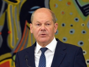 „Co jest nie tak z Olafem Scholzem?” Niemiecki poseł stawia za wzór Andrzeja Dudę