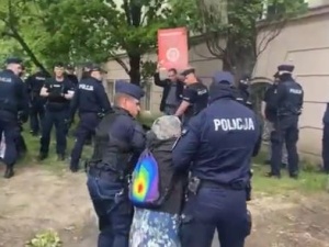 Babcia Kasia do policjantów: Ku**a... (...) pie***lony... Sąd znowu przyzna jej odszkodowanie? [VIDEO]