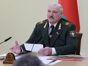 „Nowy front”. Łukaszenka w mundurze. Coś się szykuje?