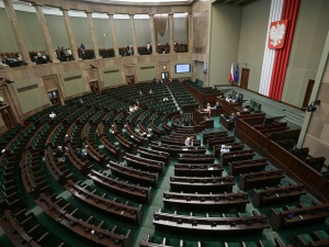 [NOWY SONDAŻ] PiS prawie 40%. Wzrost KO