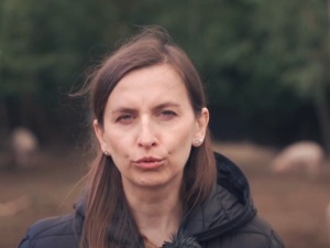Spurek: Lubię kiedy marki pokazują życie bez chorych ideologii. A na zdjęciu mężczyzna w ciąży
