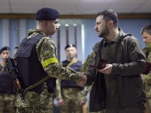 Jakie straty ponosi ukraińska armia? Prezydent Zełenski ujawnia